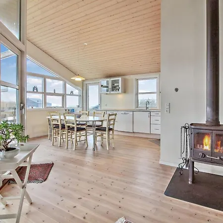 Florida - 100m From The Sea By Interhome